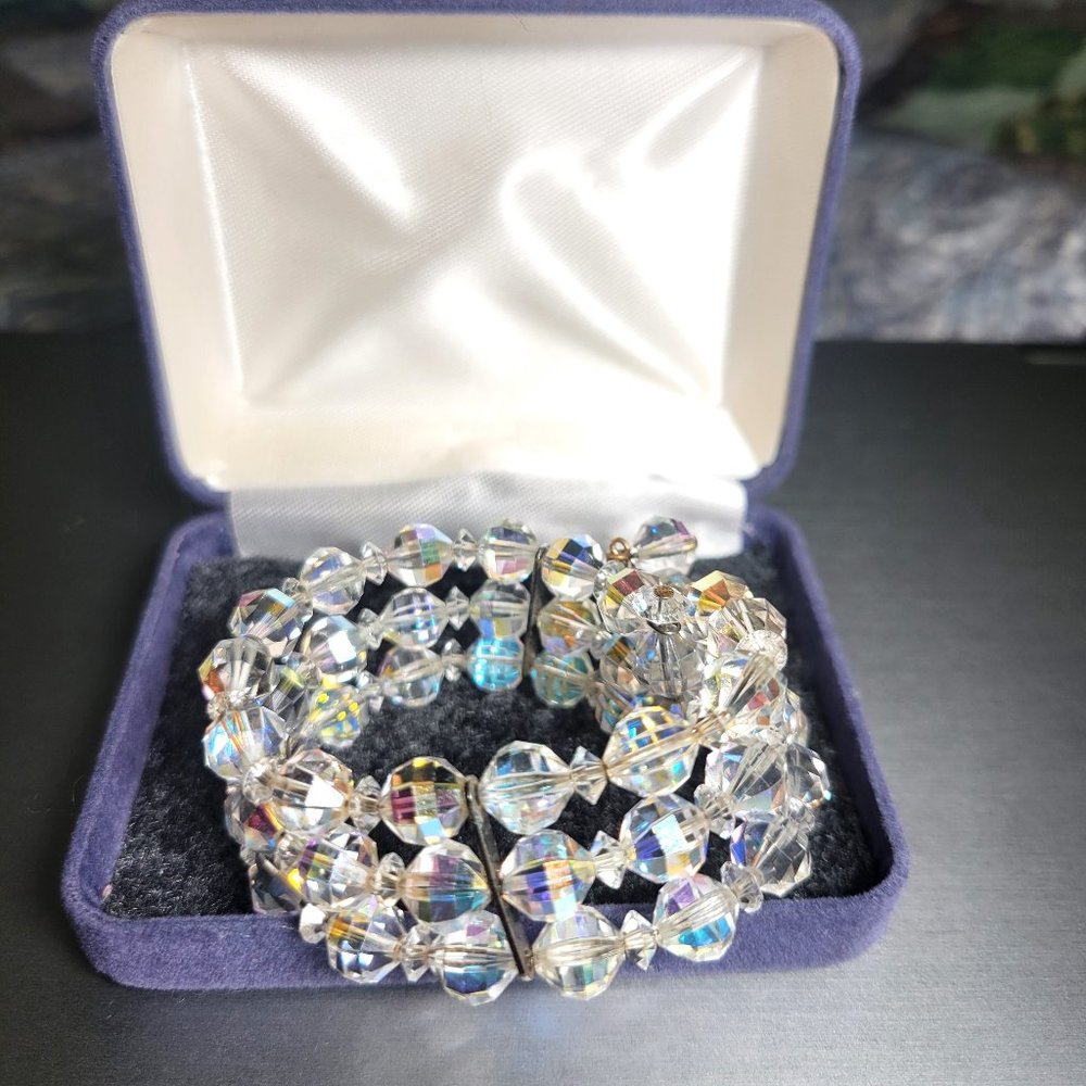 Adjustable aurora borealis crystal bead wire bracelet